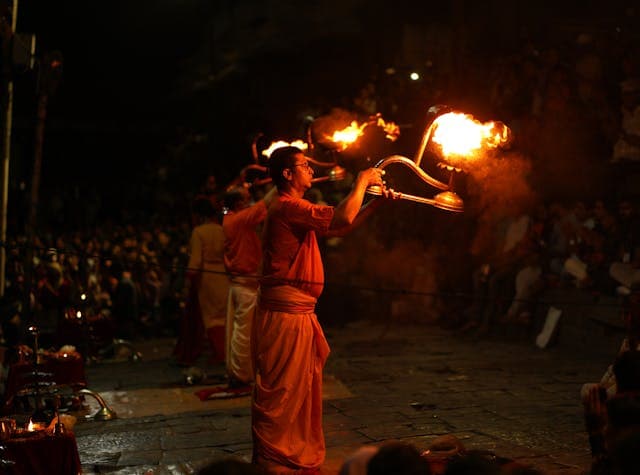 Attend Evening Bagmati Aarti